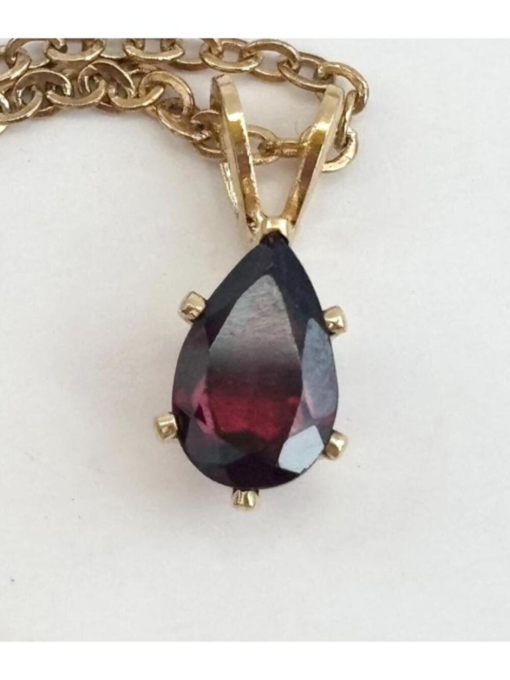 Minimalist Red Teardrop Rhinestone Vintage Gold Toned Pendant Necklace - 19"